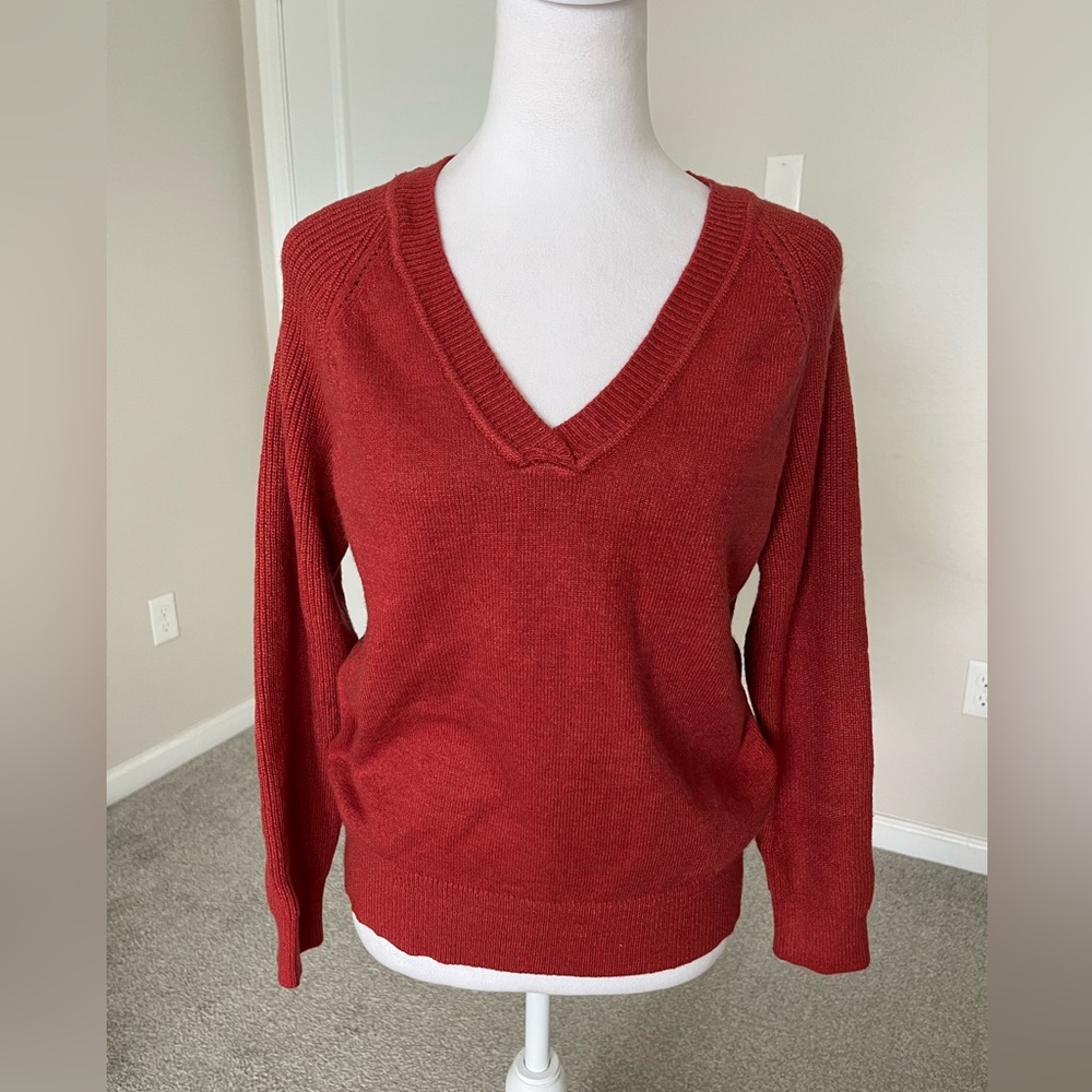 NWOT Industry Orangey Red Pumpkin VNeck Sweater Size Large
